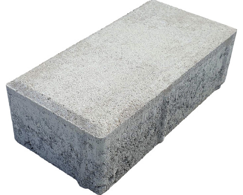 Šedá dlažební kostka