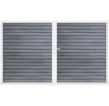 Dvoukřídlá brána s vodorovnou kresbou dřeva a bílým rámem