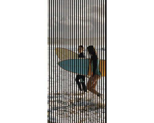Designový akustický panel DIGI03N 19x1133x2400 mm Dvě osoby se surfy na pláži za svislými pruhy