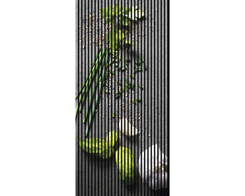 Designový akustický panel DIGI01U 19x1133x2400 mm Detailní záběr čerstvých bylinek a koření na pracovní ploše.