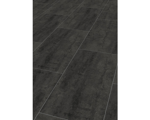 Tmavé podlahové dlaždice s kamenným vzhledem