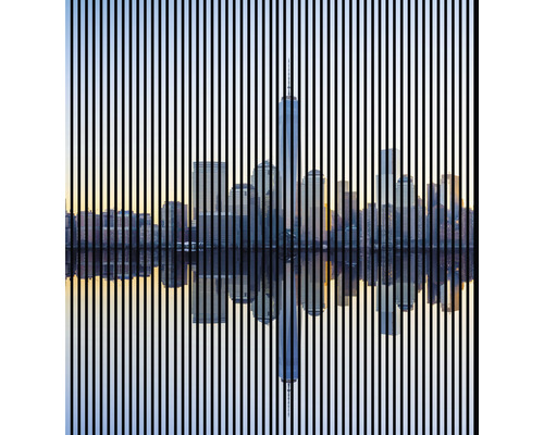 Designový akustický panel DIGI02W 19x2253x2400 mm Ilustrace panoramatu města pomocí svislých čar