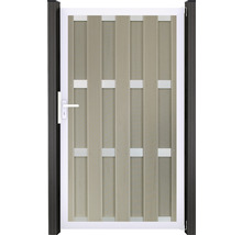 Zahradní branka s plastovými profily a klikou