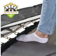 Detailní záběr trampolíny se systémem ochrany nohou a logem Exit Toys.