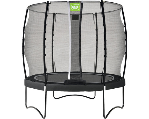 Trampolína se sítí pro bezpečné skákání na zahradě