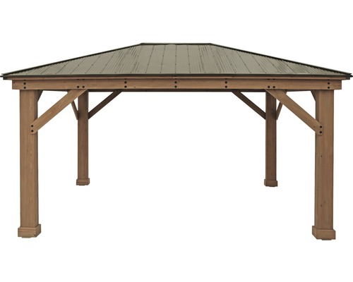 Altán s kovovou střechou a dřevěným rámem