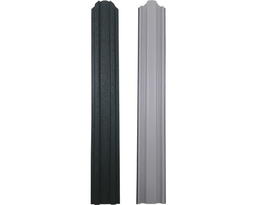 Dva plotové sloupky z plastu