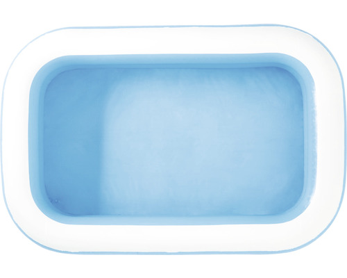 Nafukovací bazén obdélníkového tvaru naplněný vodou.