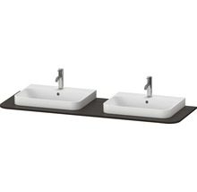 Dvojité umyvadlo se dvěma vodovodními bateriemi na dřevěné desce