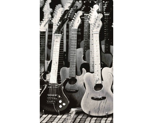 Různé kytary v obchodě s hudebními nástroji