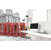 Dekorativní nástěnná malba s londýnskými telefonními budkami, psacím stolem a kancelářským nábytkem pro stylový interiér