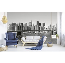 Obývací pokoj s fototapetou New York Skyline, křeslem a pohovkou