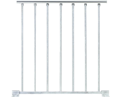 Kovové zábradlí se sedmi svislými tyčemi