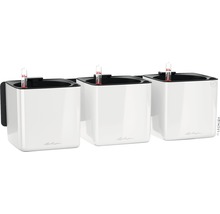 Tři bílé květináče Lechuza Cube Color s ukazatelem zavlažování pro montáž na stěnu