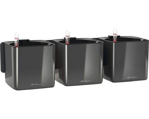 Tři nástěnné květináče se zavlažovacím systémem