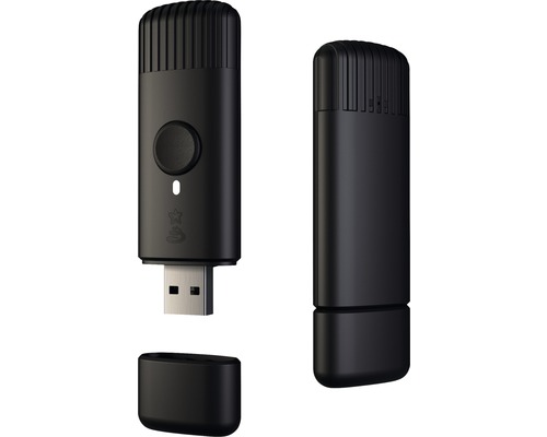 Černý USB flash disk s tlačítkem a krytkou