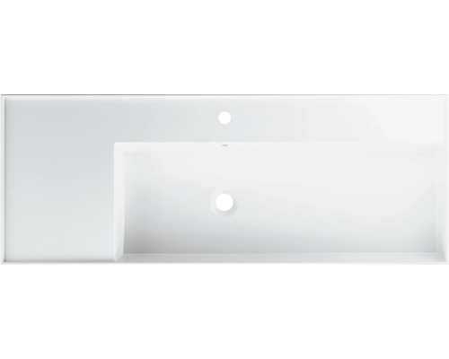 Umyvadlo z sanitární keramiky s otvorem pro kohoutek a přepadem