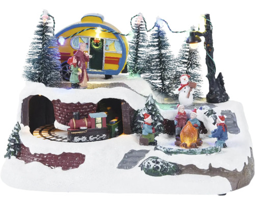 LED zimní scenérie 16 x 23,5 x 15,5 cm Christmas Villages Zimní miniaturní krajina s karavanem, železnicí, táborákem a figurkami