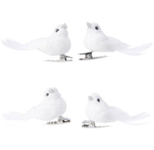Čtyři bílí ozdobní ptáci s klipy