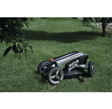 Robotická sekačka EcoFlow na trávníku