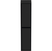 Úzká černá skříň