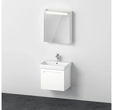 Umyvadlo se skříňkou a zrcadlová skříňka s osvětlením namontované na stěně