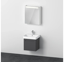 Koupelna s umyvadlovou skříňkou a zrcadlovou skříňkou s osvětlením