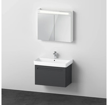 Koupelna s umyvadlovou skříňkou, umyvadlem na desku a zrcadlovou skříňkou