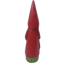 Zahradní trpaslík s čepicí a kabátem