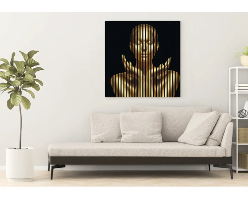 Dekorativní plátno s vyobrazením ženy v obývacím pokoji