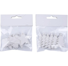 Dřevěné vánoční stromky a hvězdy v balení