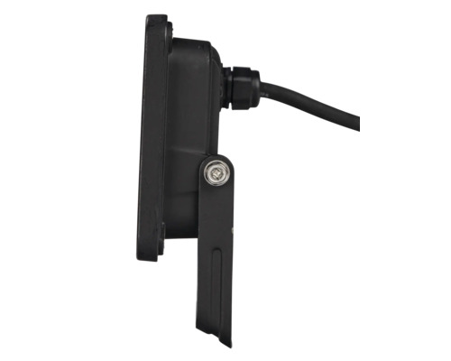 Boční pohled na LED reflektor s kabelem