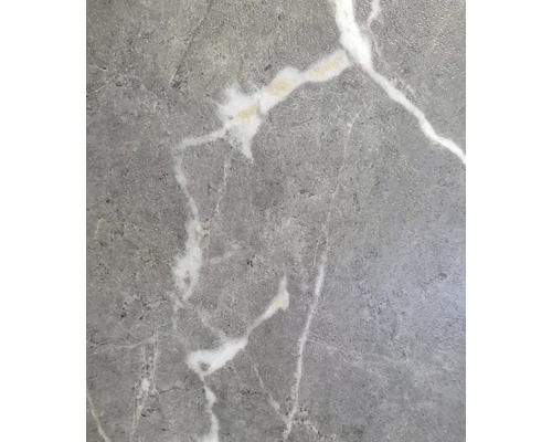 Šedá dlaždice s mramorovým vzhledem