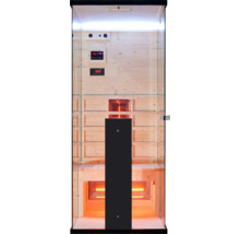 Vnitřní pohled na infrasaunu s dřevěným obložením, posezením a ovládacím panelem