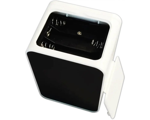 Digitální kostkový budík s otevřeným prostorem pro baterie