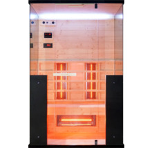 Vnitřní pohled na infračervenou saunu s dřevěným obložením a digitálním displejem