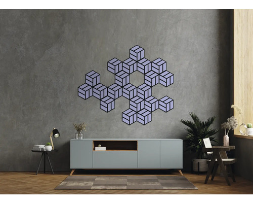 Obývací pokoj s příborníkem a geometrickou dekorací na zeď