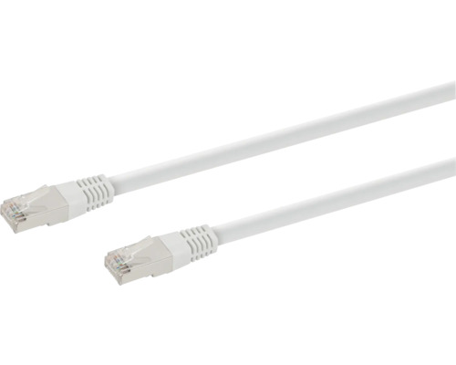 Bílý síťový kabel s konektory RJ45