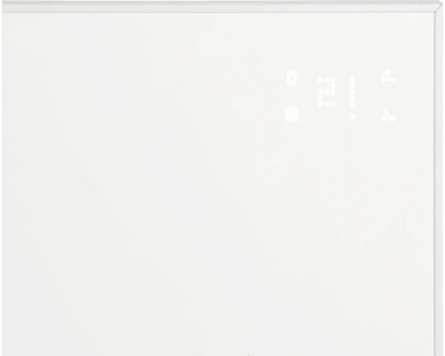Detail bílé skleněné desky s digitálním displejem teploty a různých funkcí