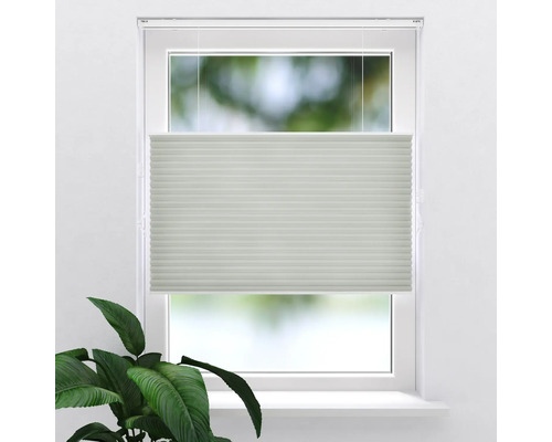 Plisé roleta v okně pro regulaci světla