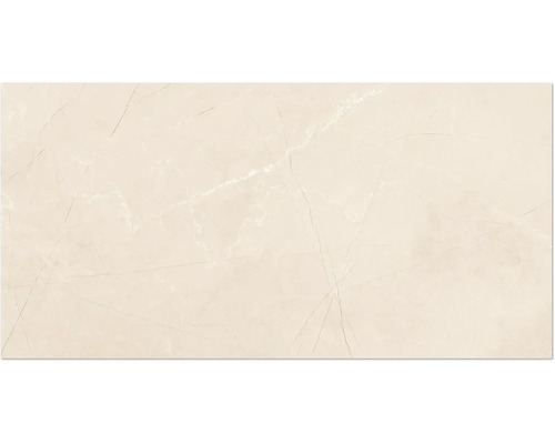 Béžová dlažba se vzhledem mramoru.