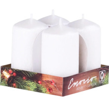 Čtyři bílé adventní svíčky v ozdobném balení.