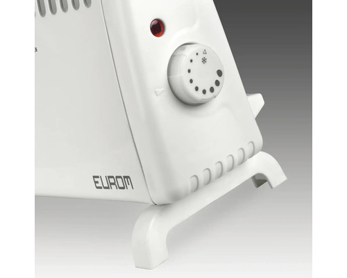 Detailní pohled na topné těleso s regulátorem teploty a logem Eurom