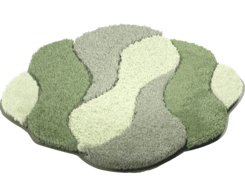 Koberec s nepravidelným tvarem a barevnými plochami