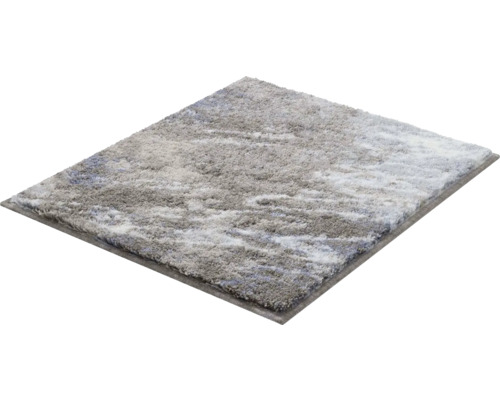 Šedobílý vzorovaný koberec