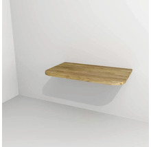 Dřevěná nástěnná police namontovaná na zdi