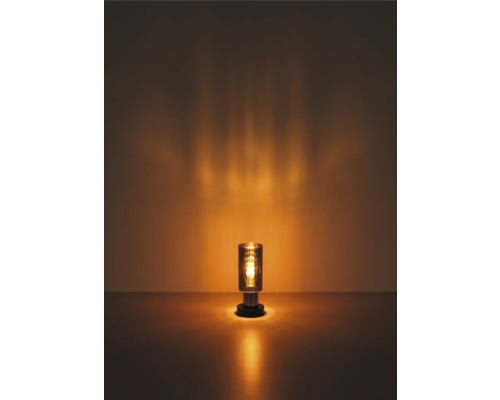 Dekorativní stolní lampa ze skla a kovu pro vnitřní použití