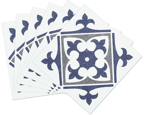 Několik dlaždic s květinovým vzorem