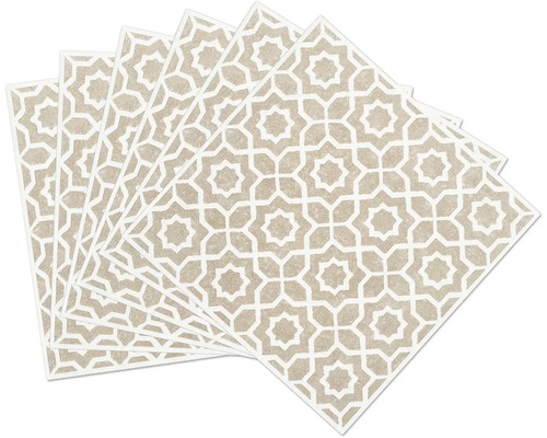 Několik dekorativních dlaždic s geometrickým vzorem