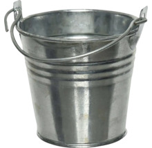 Kovový kbelík s držadlem